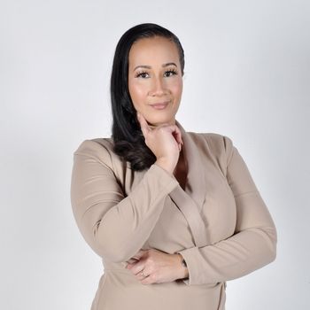 Portrait of Tierra Bingley, Realtor